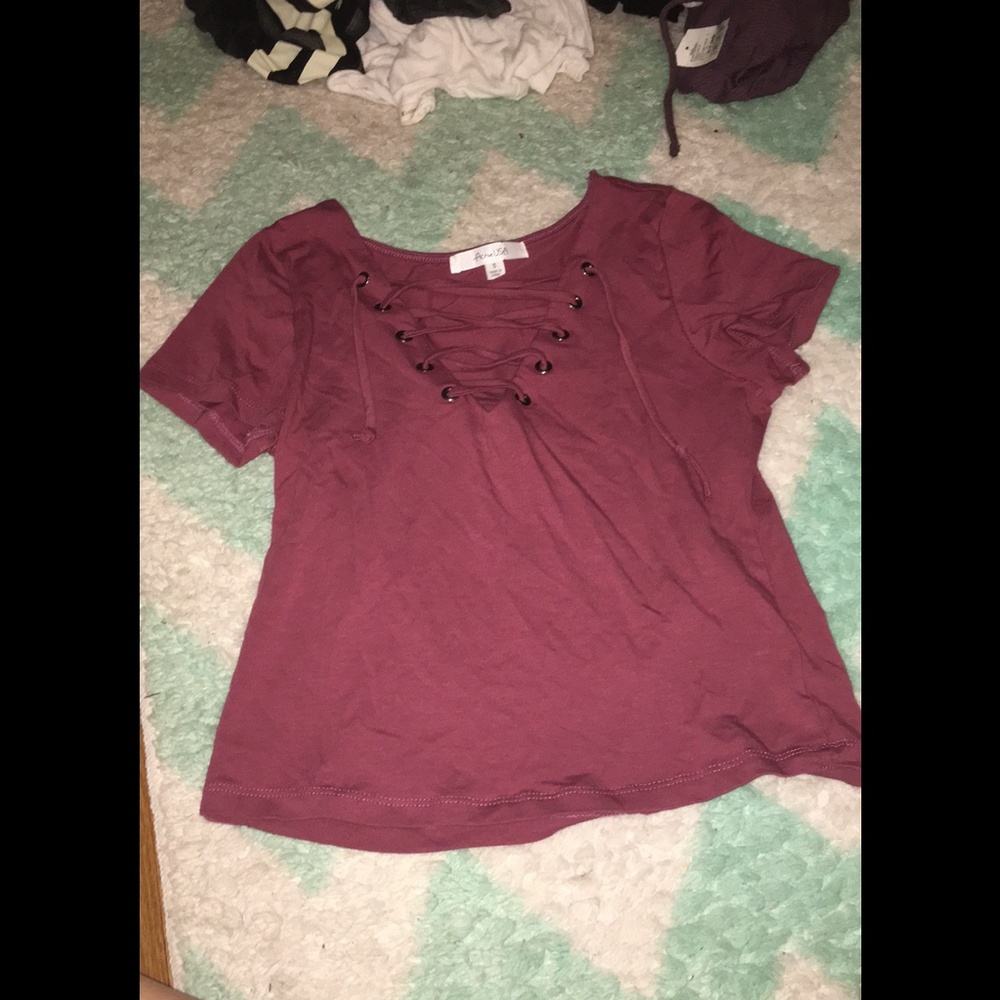 Pinkish color lace up crop top